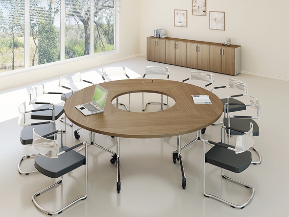 Функциональные столы для переговоров MEETING 2